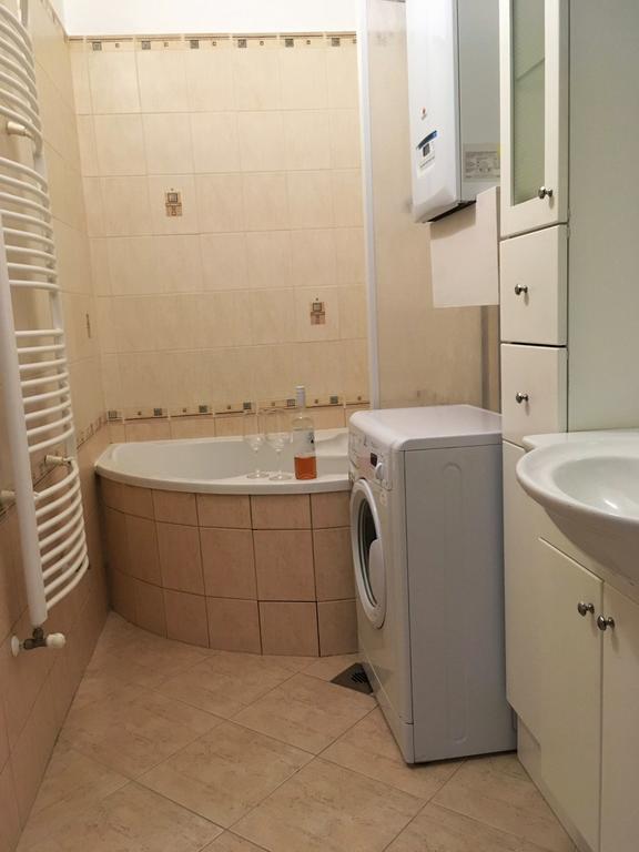 Diamonds Apartment With 2 Rooms Near Guzsdu Udvar Budapest Ngoại thất bức ảnh