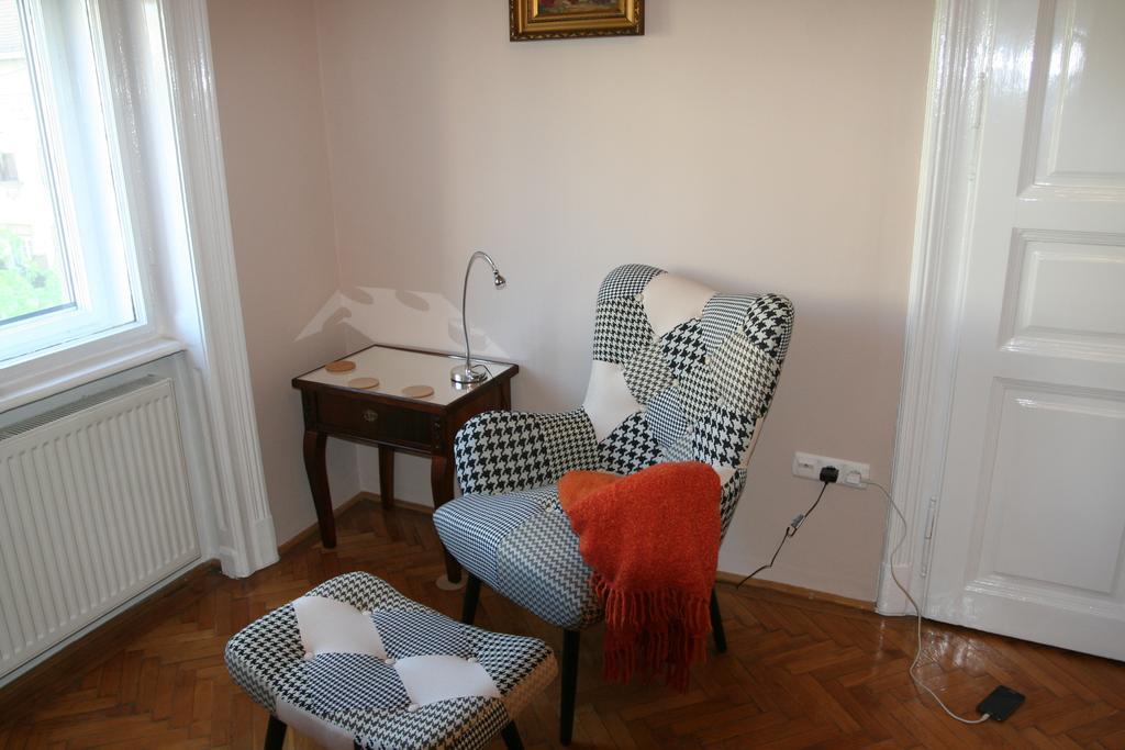 Diamonds Apartment With 2 Rooms Near Guzsdu Udvar Budapest Ngoại thất bức ảnh
